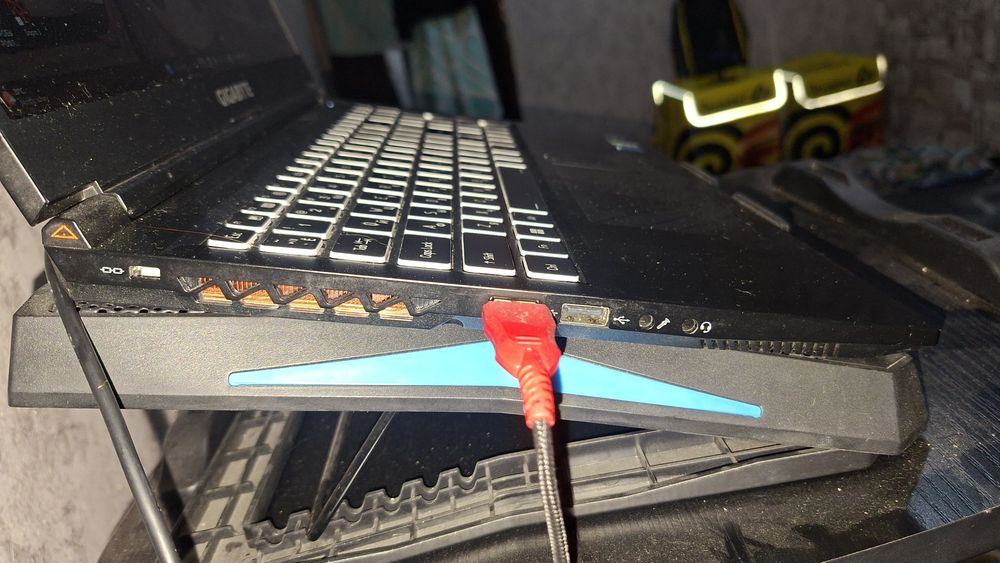 Игровой Ноутбук GIGABYTE.
