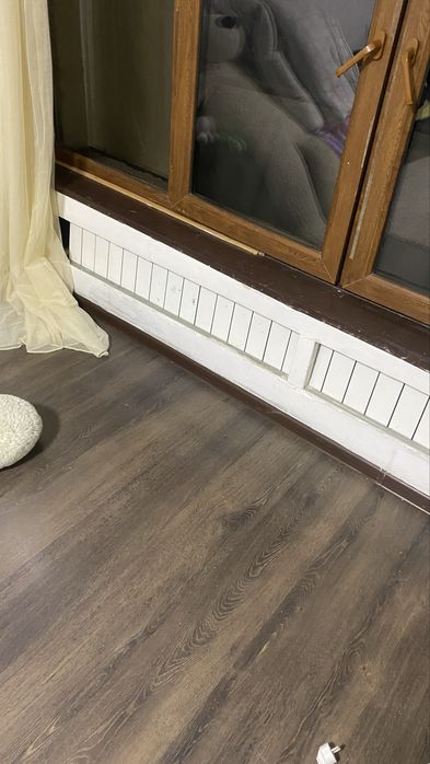 Ламинат коричневые и серый б/у