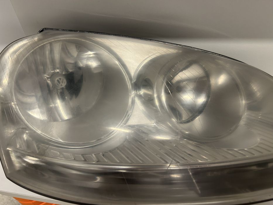 десен фар за VW Golf 5