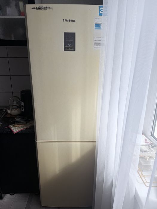 Холодильник Samsung