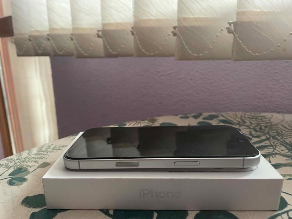 Apple 17 white 256