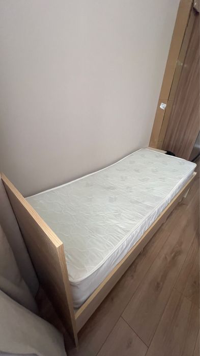 Продам кровать односпальную