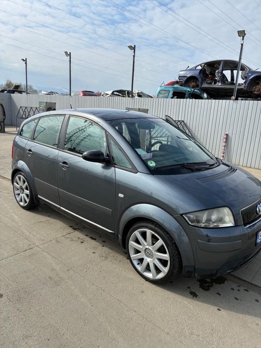 Vând Audi A2  an fabricație 2002