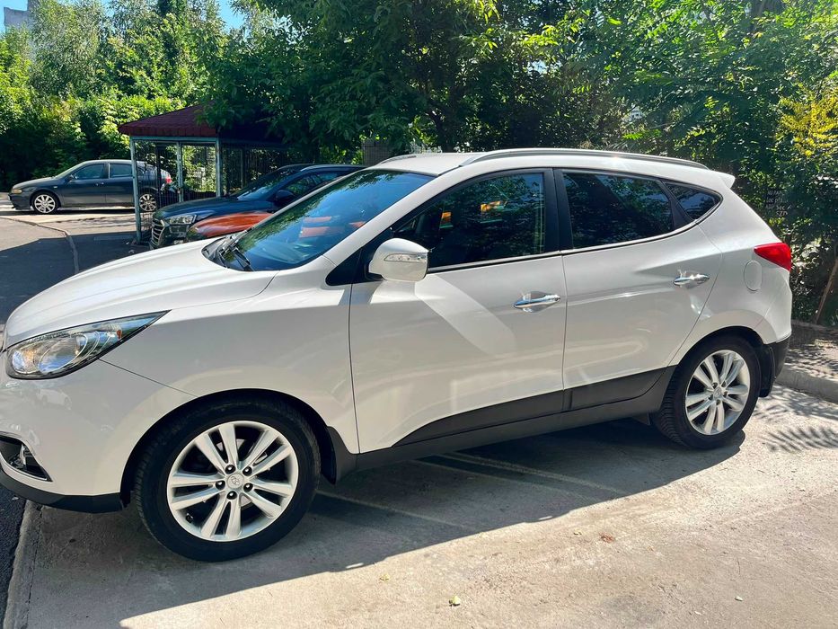 HYUNDAI ix35 2011 — imagine 3