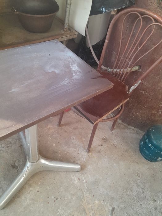 Mobilier terasa masa cu scaune