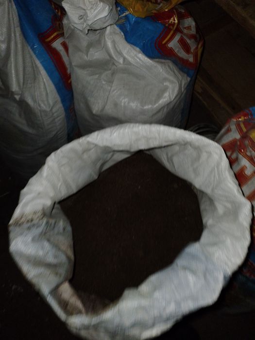 Тыңайтқыш, биогомус сатылады.