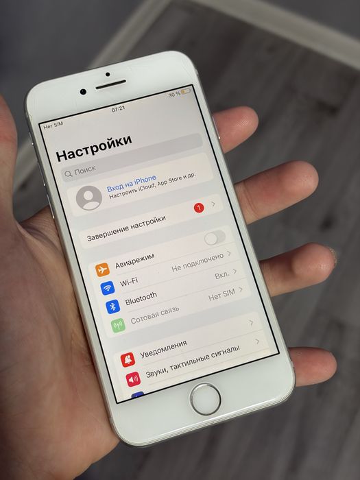 Продам iPhone 8 64 ГБ (White)