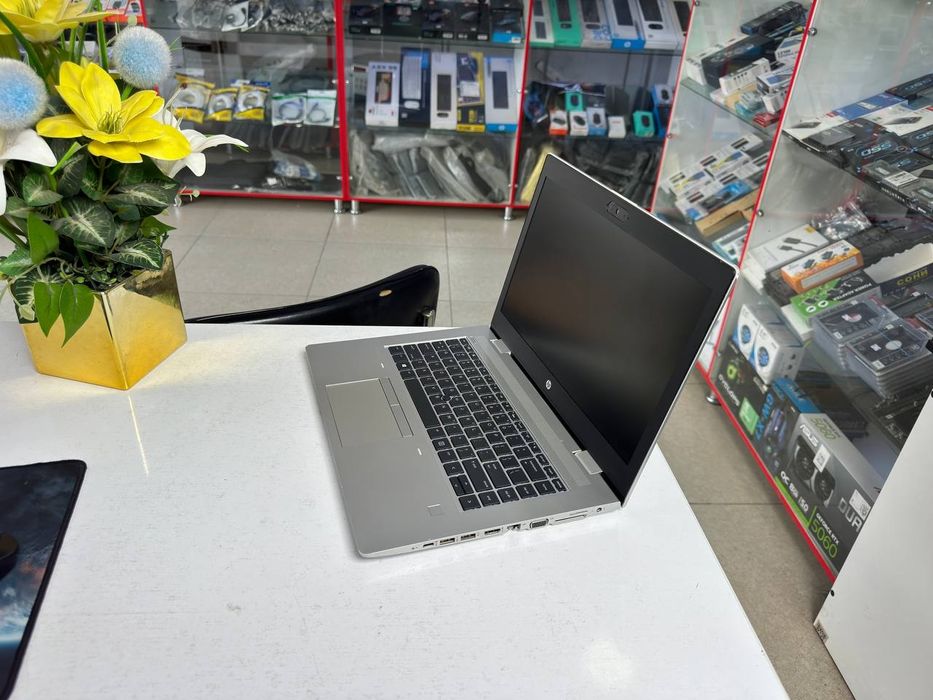 HP core i5-10210U 8/256SSD holati yaxshi 3ta bor