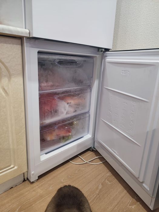 Холодильник Indesit в отличном состоянии