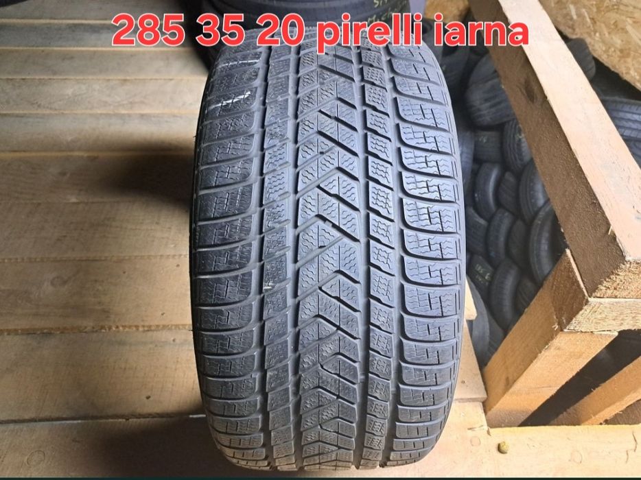 Anvelope desperecheate 285/35 R20 Pirelli și 255/40 R20 Continental