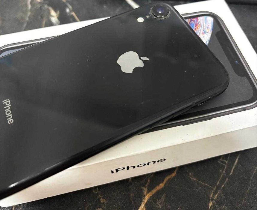 IPhone X R  в хорошем состоянии