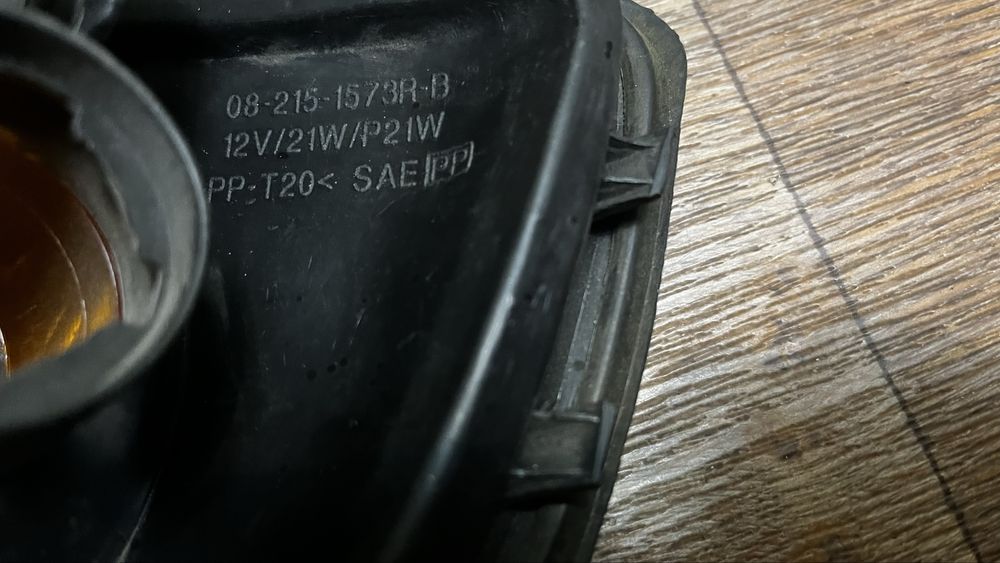 Поворотники Тойота Карина Е