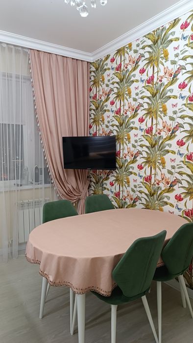 Продам шторы и скатерть