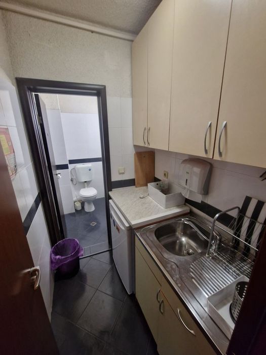 Дава се под наем Четиристаен апартамент в София, Лагера - 152 кв.м за 1100 € - Снимка #7