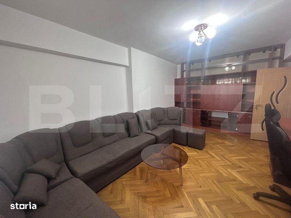 Apartament cu 3 camere, decomandat, centru-Universitate