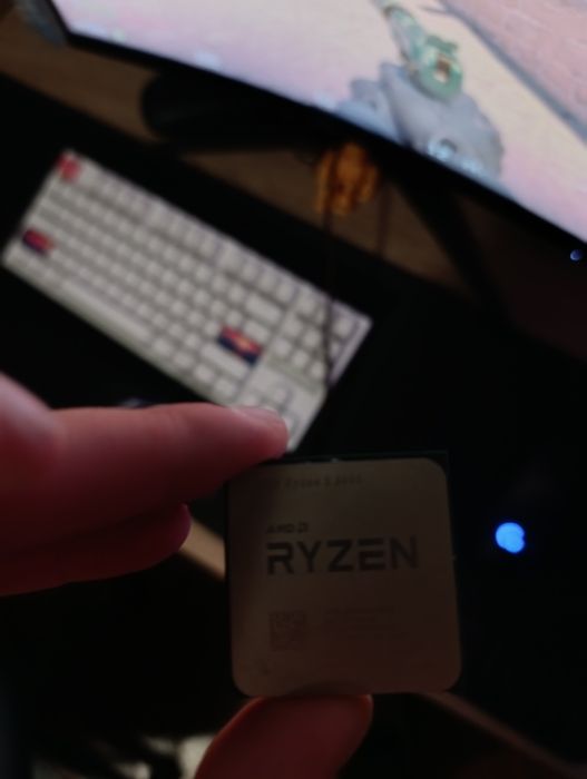 Vând procesor ryzen 5 3600