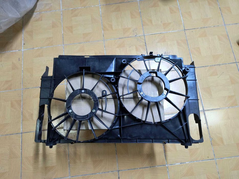 Кожух корпус вентилятора диффузор Toyota Rav-4