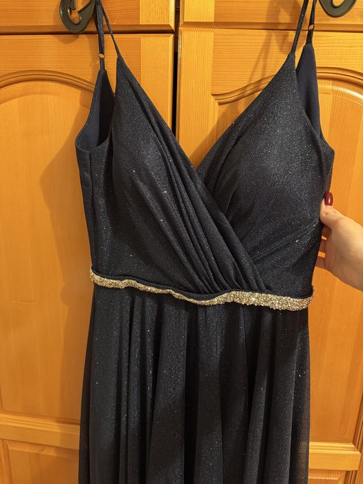 Тъмносиня бална рокля