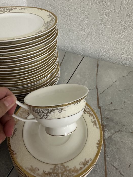 Продам чайно-столовый сервиз