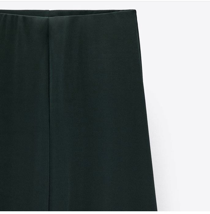 Set Costum Zara marime M fusta pantaloni și bluza cu umăr gol