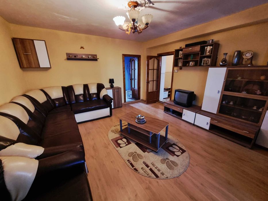 Ocazie! 2 camere 75 mp, etaj 2 + boxă – Râmnicu Sărat