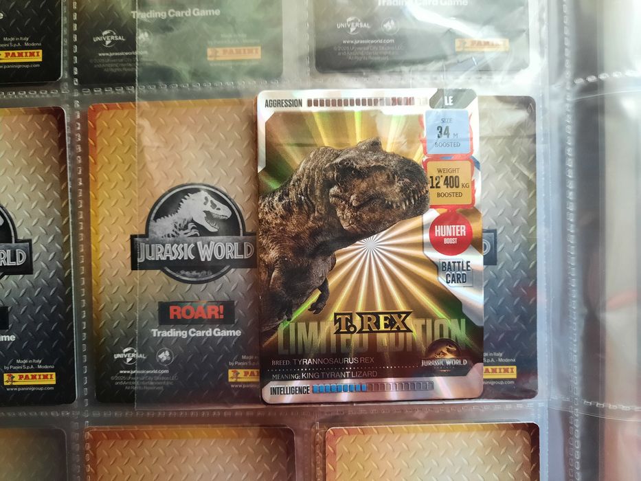 Vând / Schimb Set 3 Carduri Panini Jurassic World ROAR - Limited Edition
