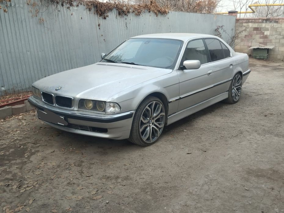 Продаю БМВ е38 срочно