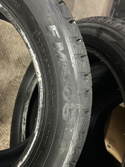 Продам шины- липучка