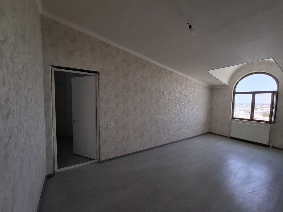 Dom navastroyka. 102 kv m.