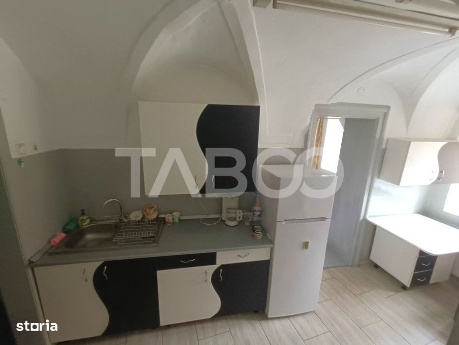 Apartament la casa 3 camere 70 mpu utili in apropiere de Piata Cibin