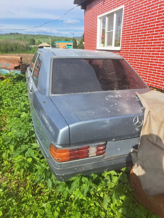 Продам. мерс 190