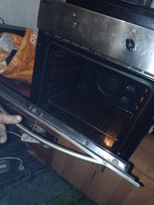 Продам Электро плиту в рабочем состоянии