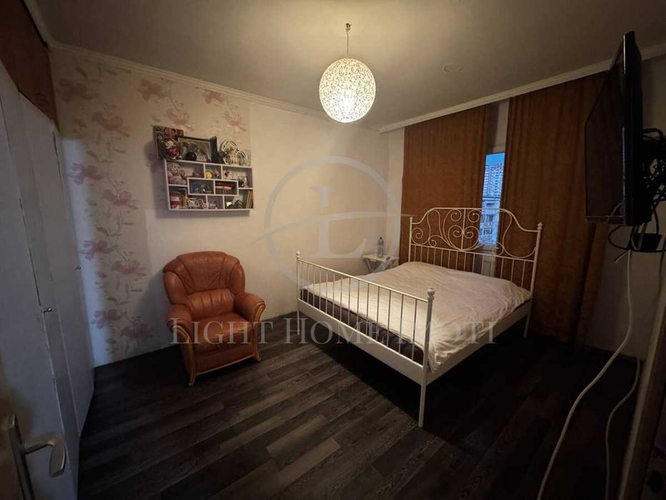 Продава се Тристаен апартамент в Пловдив, Изгрев - 80 кв.м за 950 €/кв.м - Снимка #1