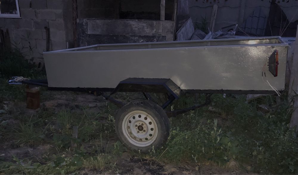 Продам прицеп ось на 14 размер 2,50 на 1,25, рессор УАЗ