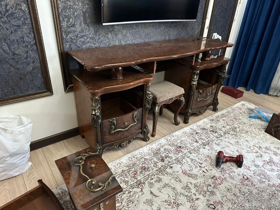 Спальный гарнитур