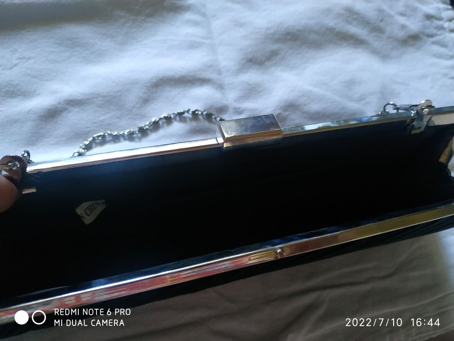 Клатч женский сумочка на выход очень стильная и шикарная.