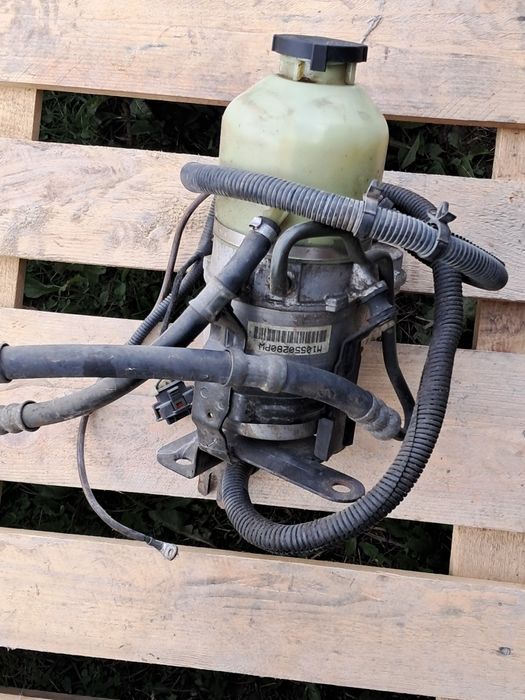 Vand pompa de servo sh , doua fuzete spate Noi si o roata de rezerva