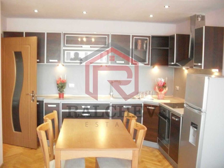 Отличен тристаен под наем Левски