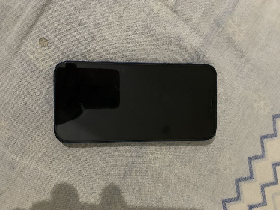 Продаю iphone 12 в идеальном состоянии