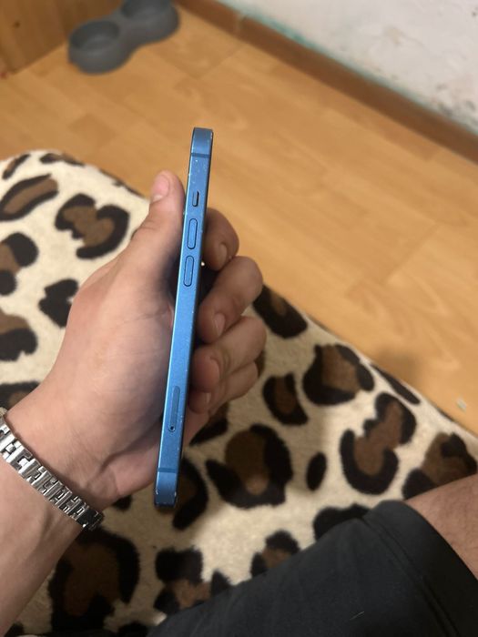 Vand Schimb IPhone 13