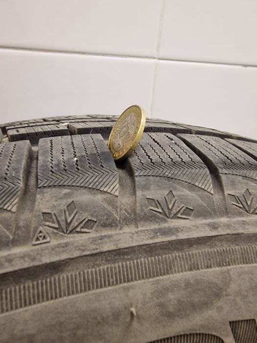 Зимние шины 255/55 R20