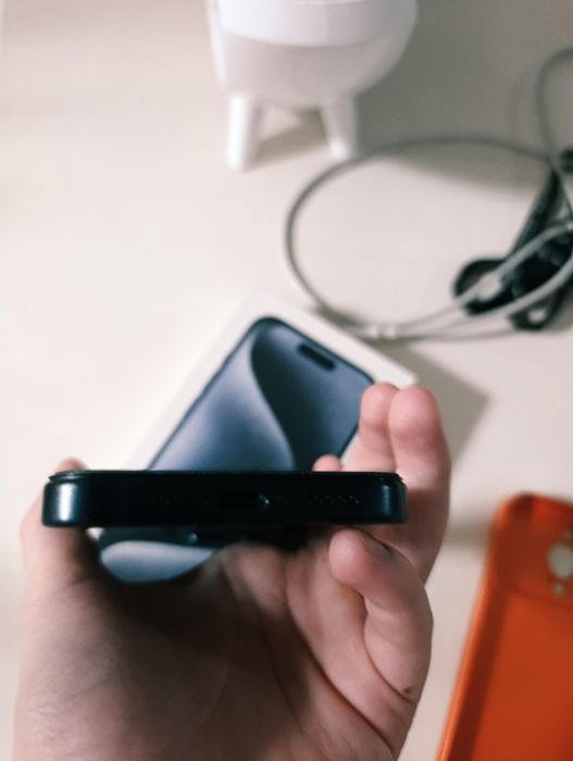 Продам  iPhone 15 pro