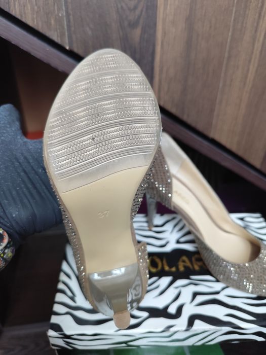 Туфли со стразами