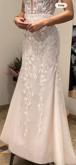 Булчинска рокля тип русалка