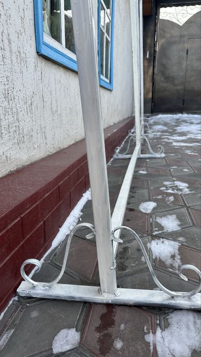 Напольная вешалка