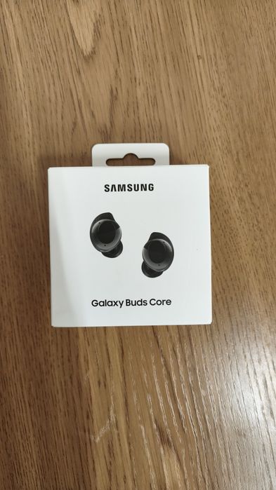продам наушники Samsung galaxy buds core