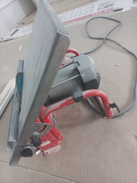 Продам кафелярезка почти новая