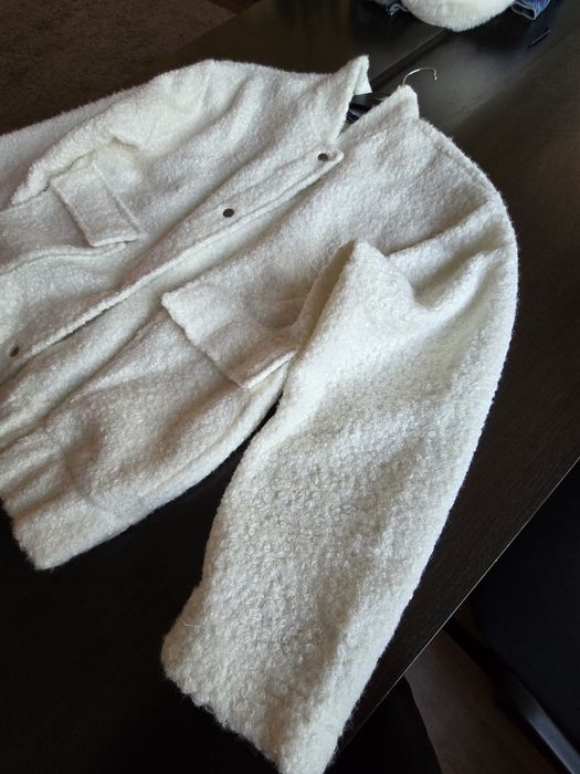 Бяло дамско яке оувърсайз