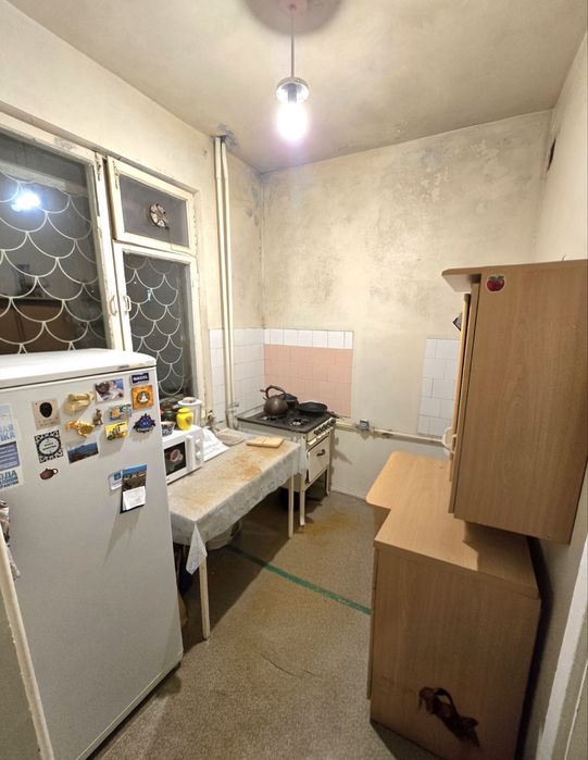 Ялангач Продается квартира 3/2/4 балкон 1.5х3