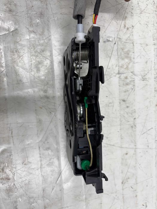 Брава със софт клоус заден капак БМВ Х1 Ф48